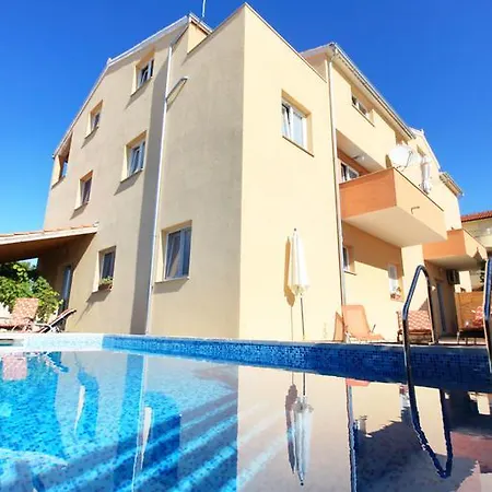 Apartments Martinovic *